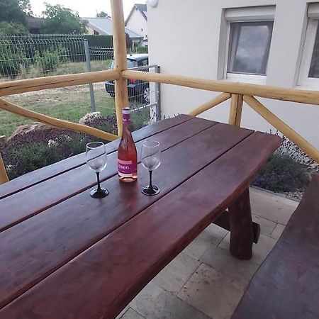 Lali Apartman Balatonudvari Exteriér fotografie